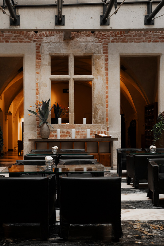 Hotel-warszawa-pieciogwiazkowy-hotel-w-centrum-warszawy-restauracja-szostka