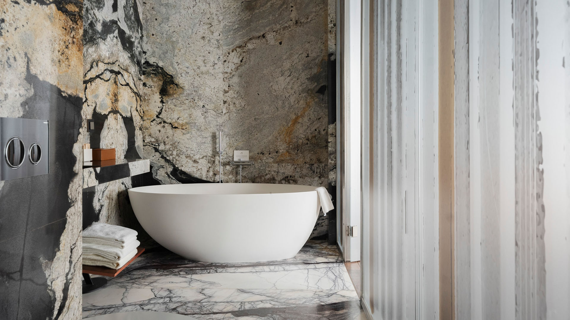 Hotel-warszawa-pieciogwiazkowy-hotel-w-centrum-warszawy