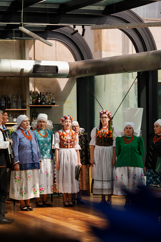 Hotel-warszawa-pieciogwiazkowy-hotel-w-centrum-warszawy-restauracja-szostka