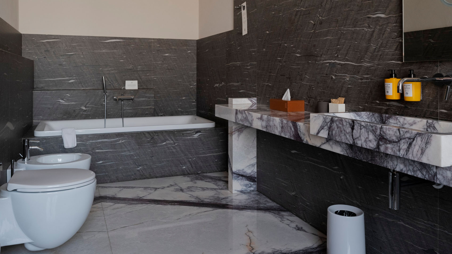 Hotel-warszawa-pieciogwiazkowy-hotel-w-centrum-warszawy