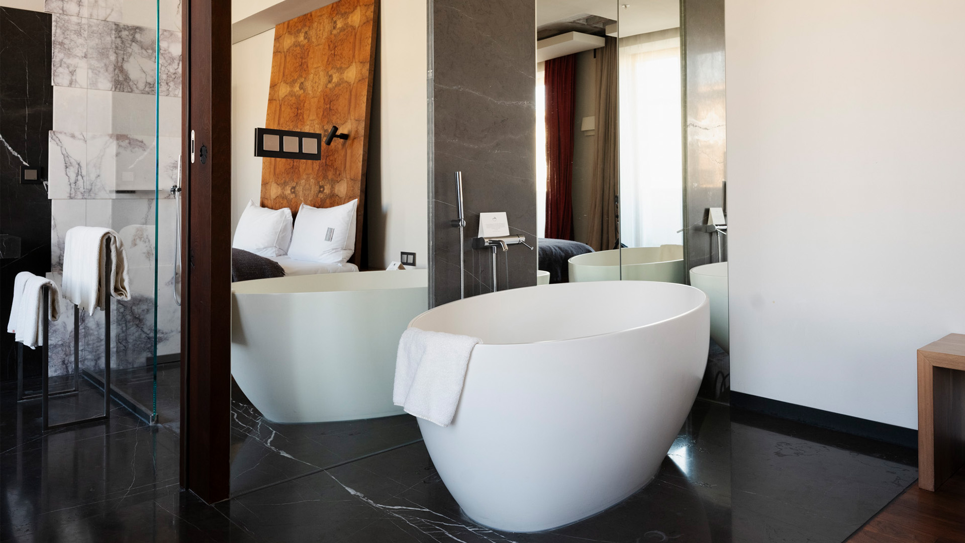 Hotel-warszawa-pieciogwiazkowy-hotel-w-centrum-warszawy