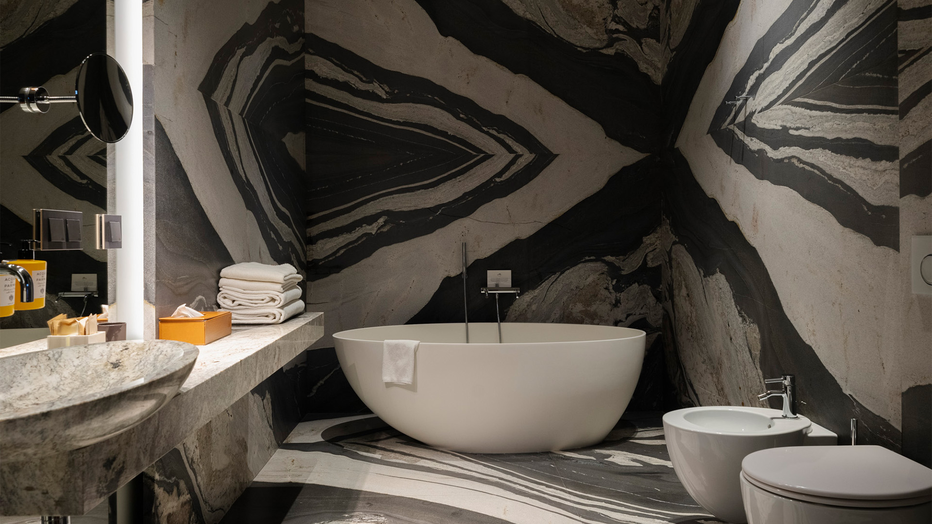 Hotel-warszawa-pieciogwiazkowy-hotel-w-centrum-warszawy