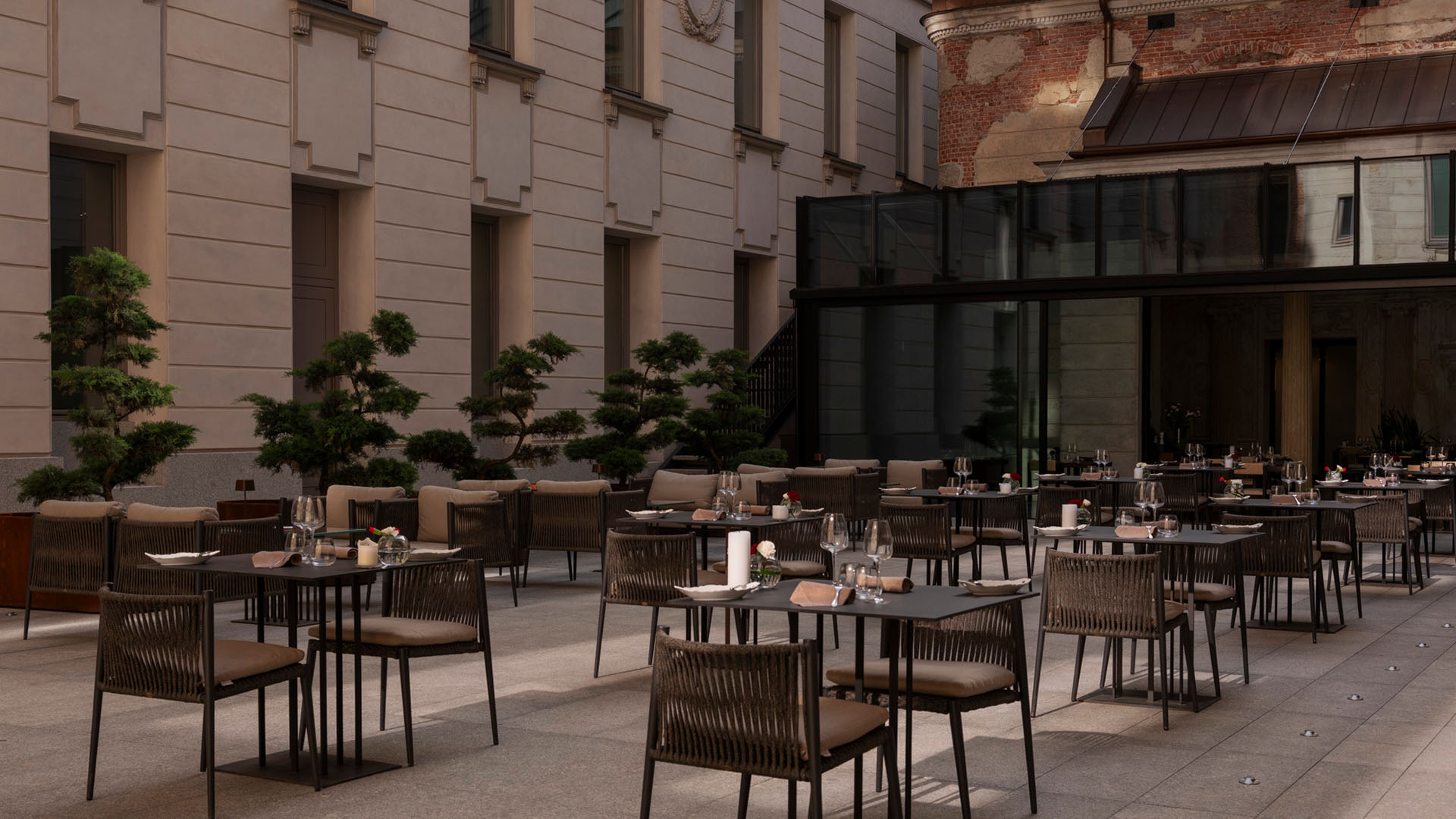 Hotel-warszawa-pieciogwiazkowy-hotel-w-centrum-warszawy-restauracja-szostka