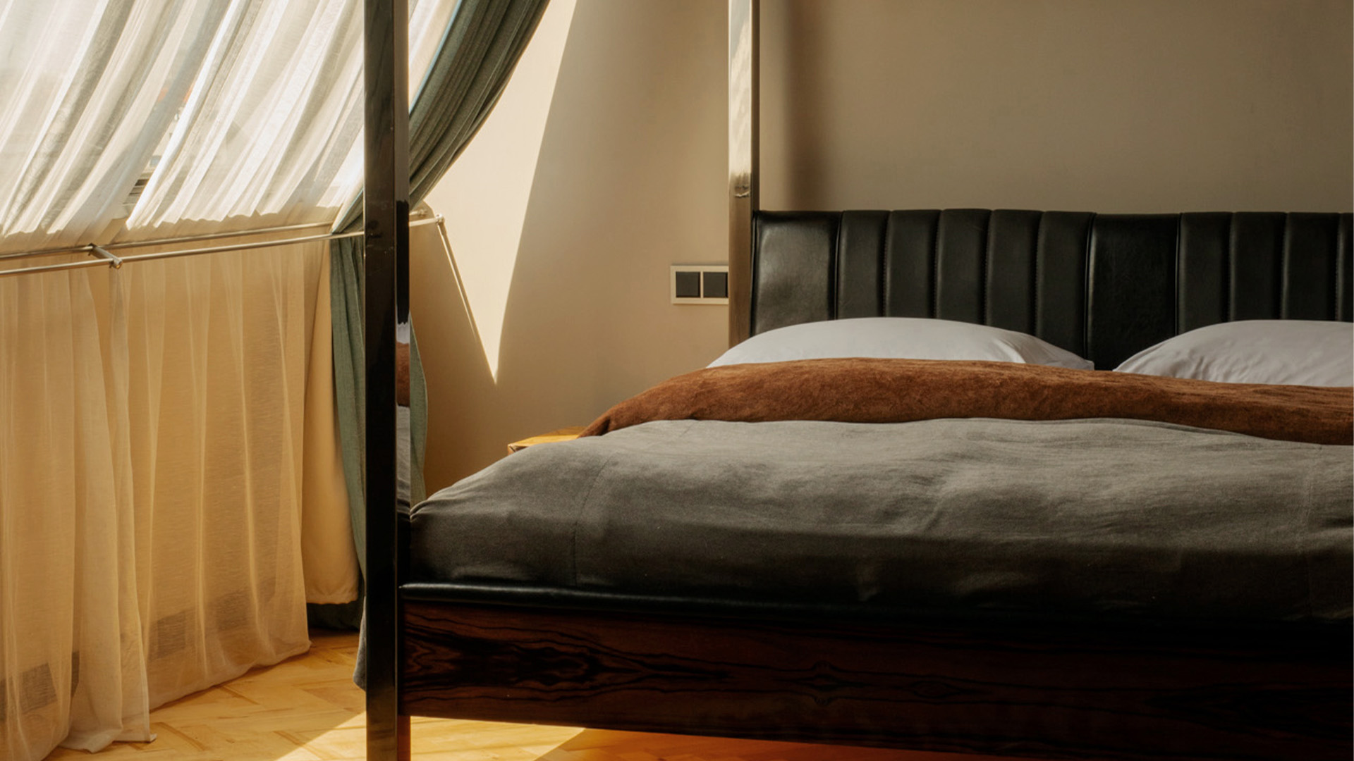 Hotel-monopol-katowice-pieciogwiazkowy-hotel-w-centrum-katowic
