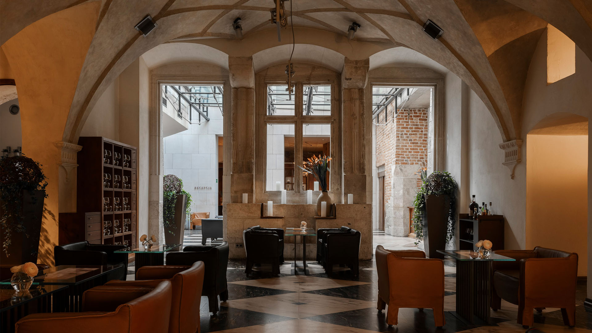 Hotel-warszawa-pieciogwiazkowy-hotel-w-centrum-warszawy-restauracja-szostka