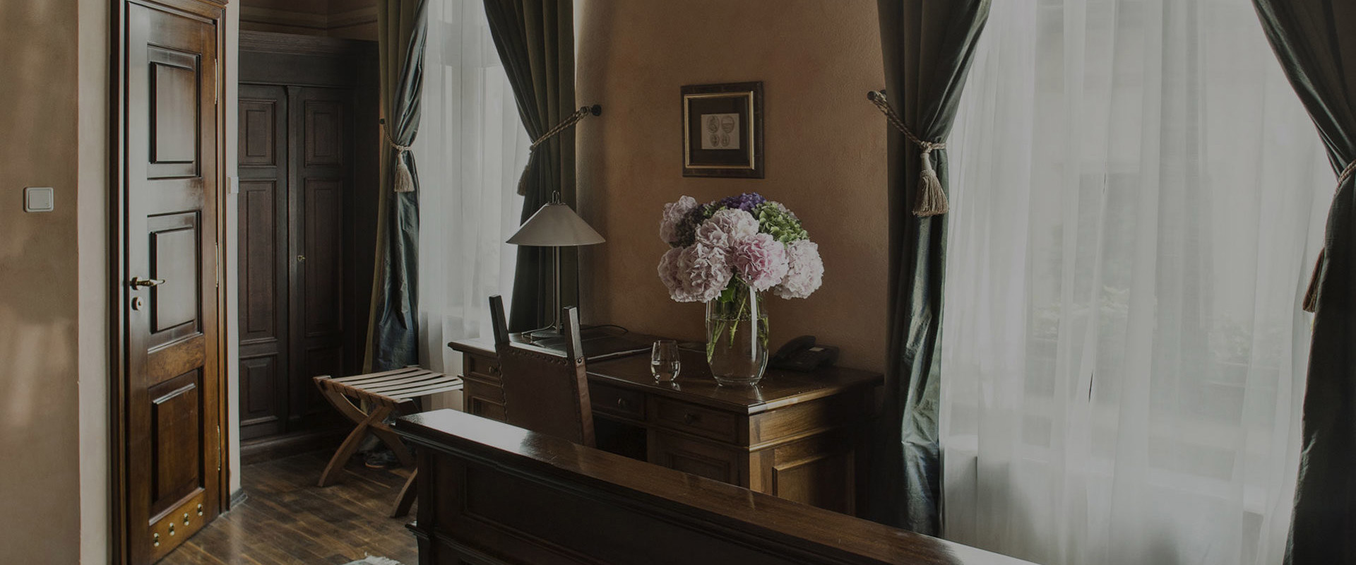 Hotel-warszawa-pieciogwiazkowy-hotel-w-centrum-warszawy-pokoj-dwuosobowy-typu-twin