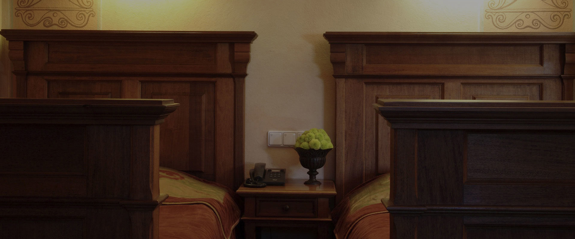 Hotel-warszawa-pieciogwiazkowy-hotel-w-centrum-warszawy-junior-suite