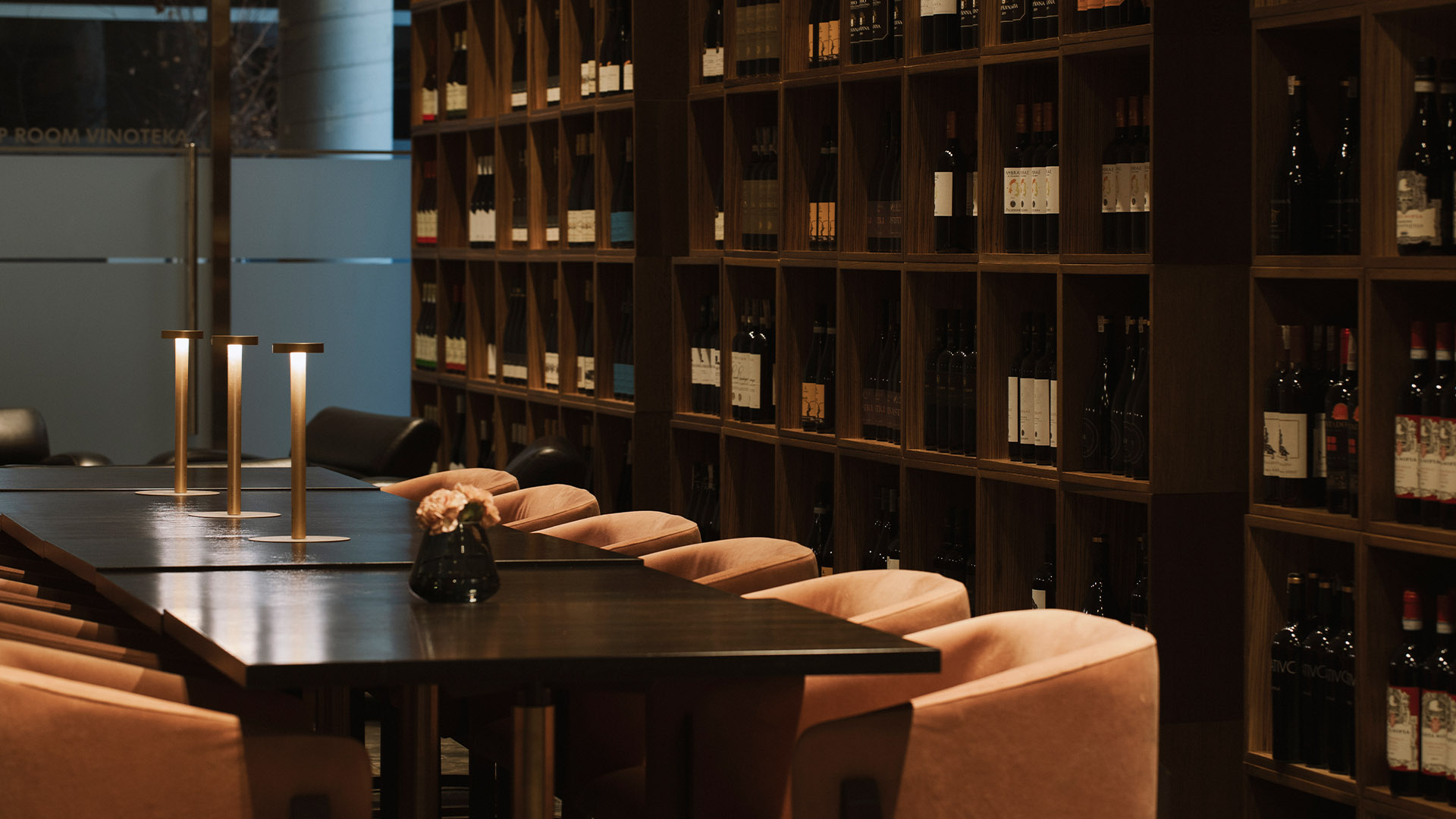 Hotel-warszawa-pieciogwiazkowy-hotel-w-centrum-warszawy-restauracja-szostka